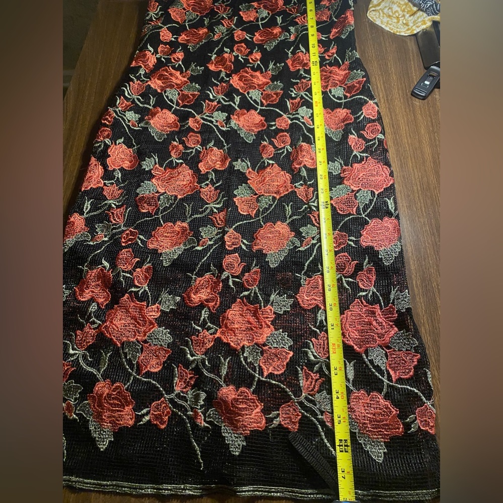 ELLIE WHITE ROSE DRESS size large - Picture 9 of 11